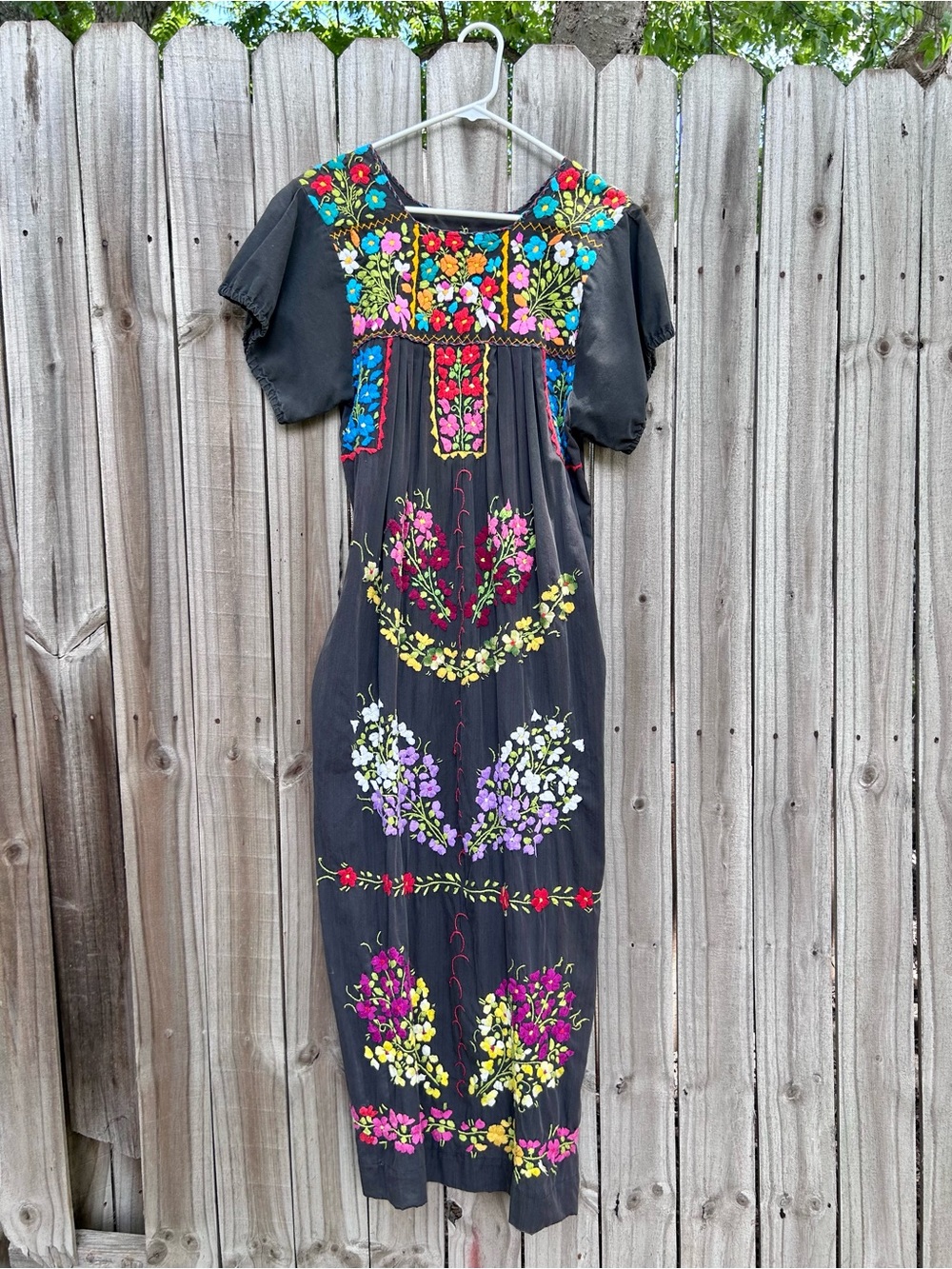 Vintage Black Floral Embroidered Mexican Peasant Dress